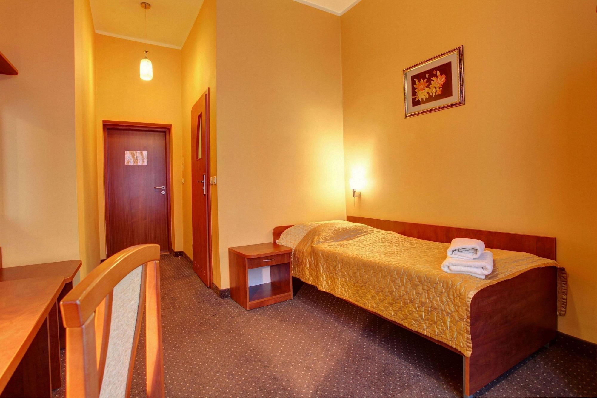 Hotel Lothus فروتسواف المظهر الخارجي الصورة