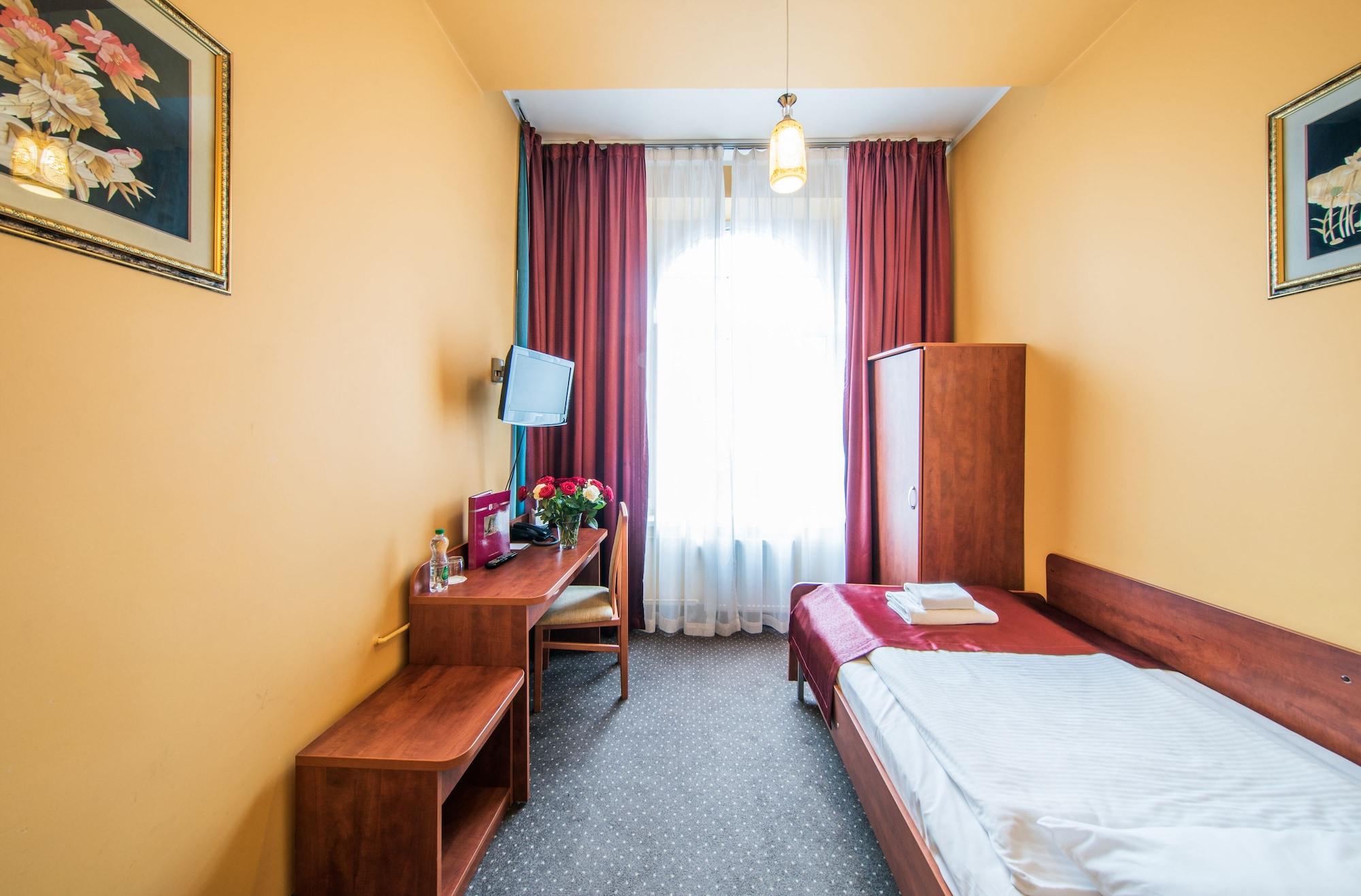 Hotel Lothus فروتسواف المظهر الخارجي الصورة