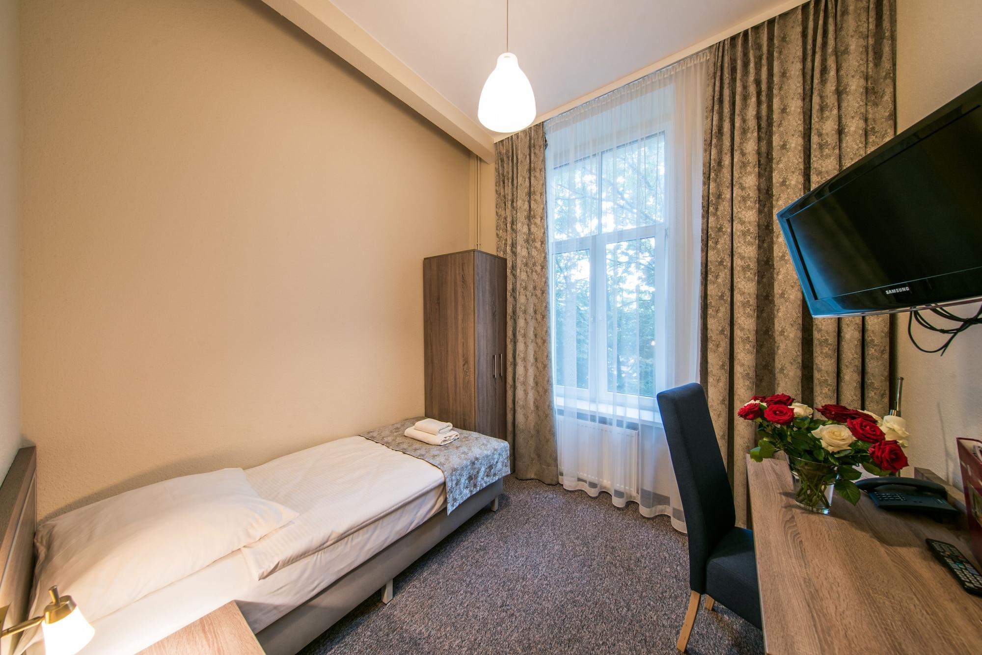 Hotel Lothus فروتسواف المظهر الخارجي الصورة
