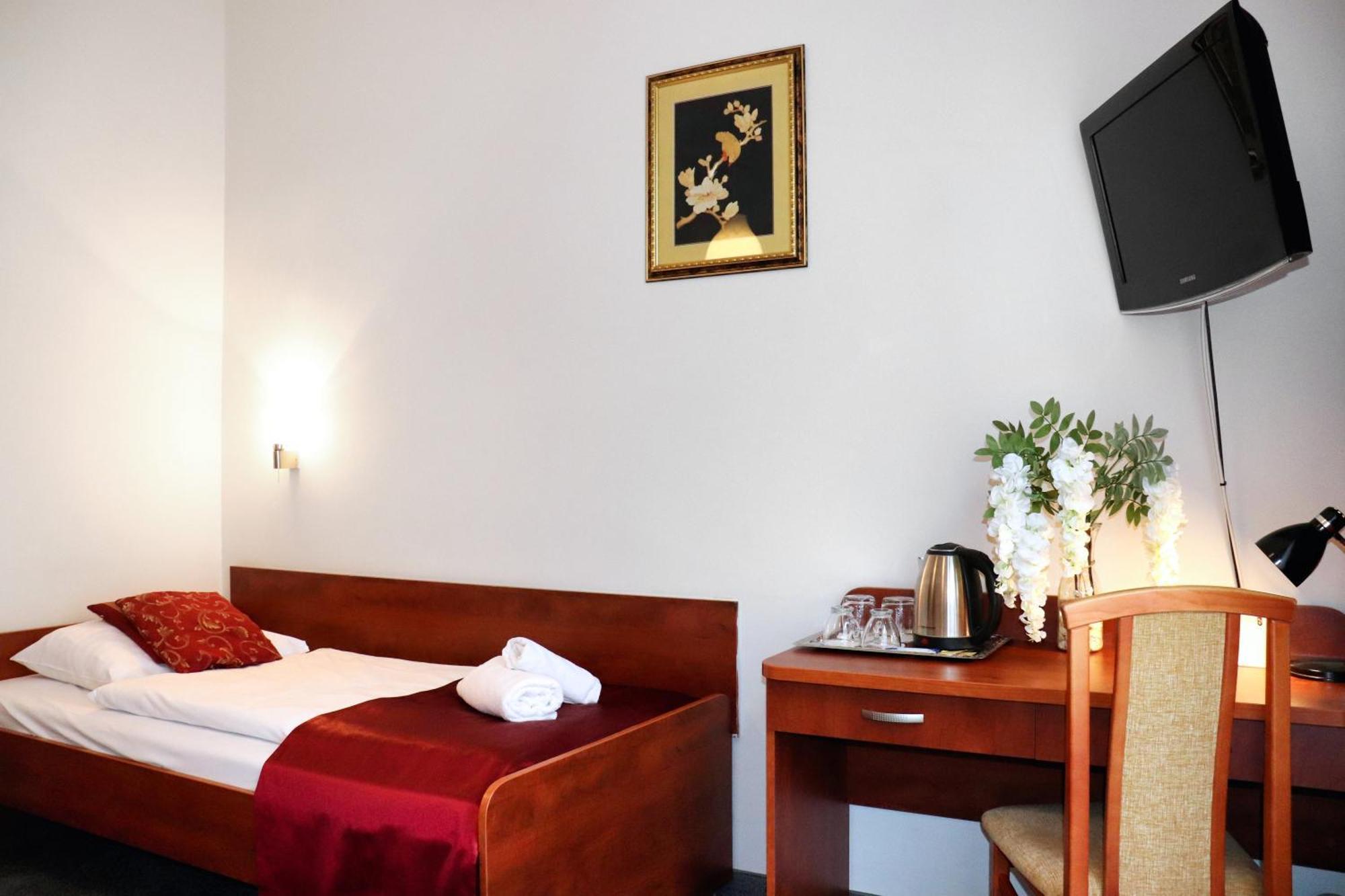 Hotel Lothus فروتسواف المظهر الخارجي الصورة