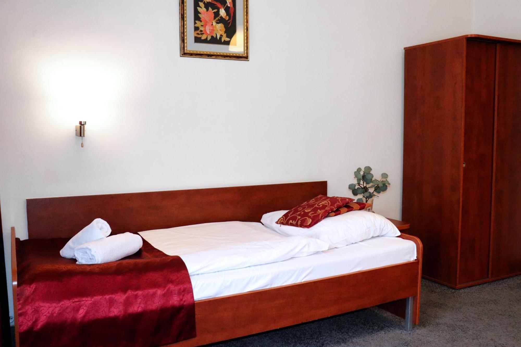 Hotel Lothus فروتسواف المظهر الخارجي الصورة