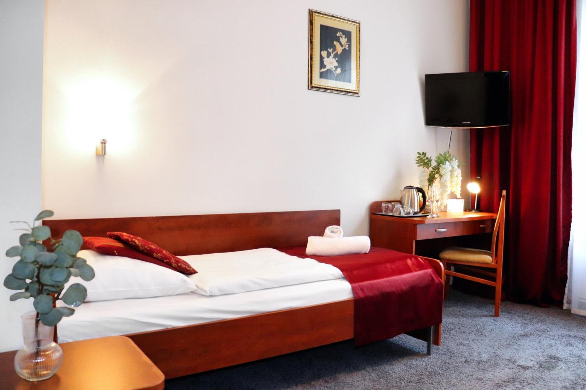 Hotel Lothus فروتسواف المظهر الخارجي الصورة