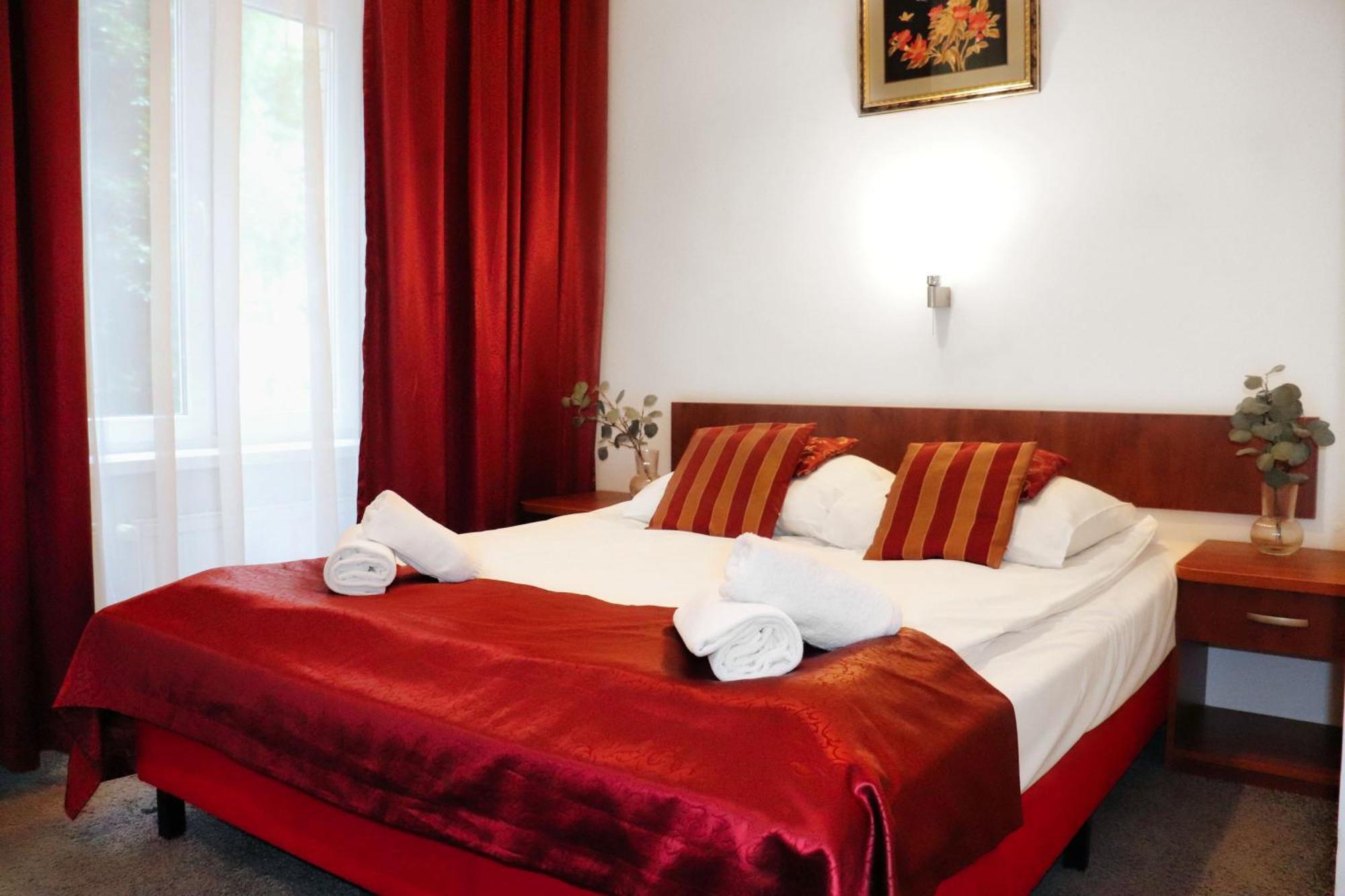 Hotel Lothus فروتسواف المظهر الخارجي الصورة