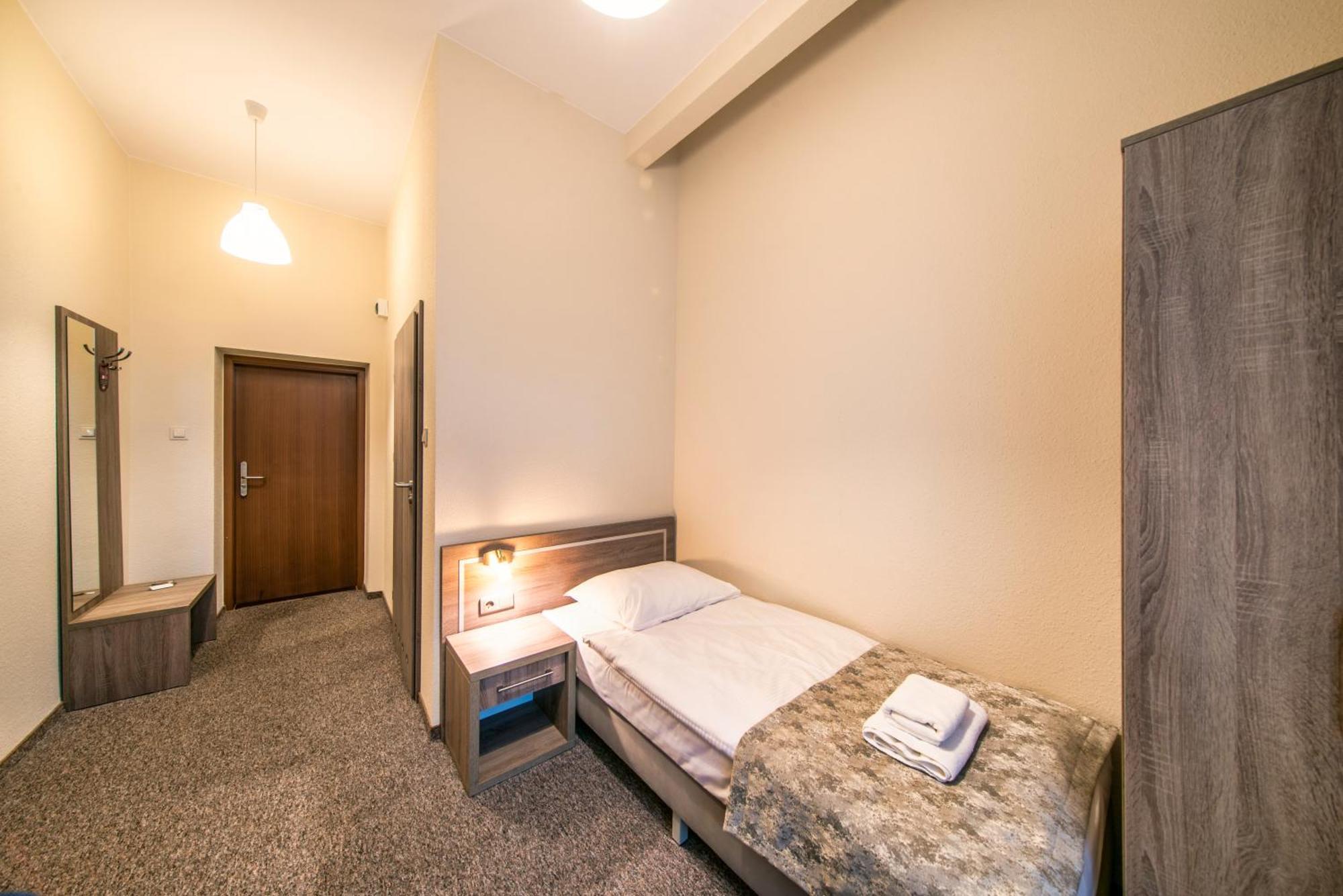 Hotel Lothus فروتسواف المظهر الخارجي الصورة