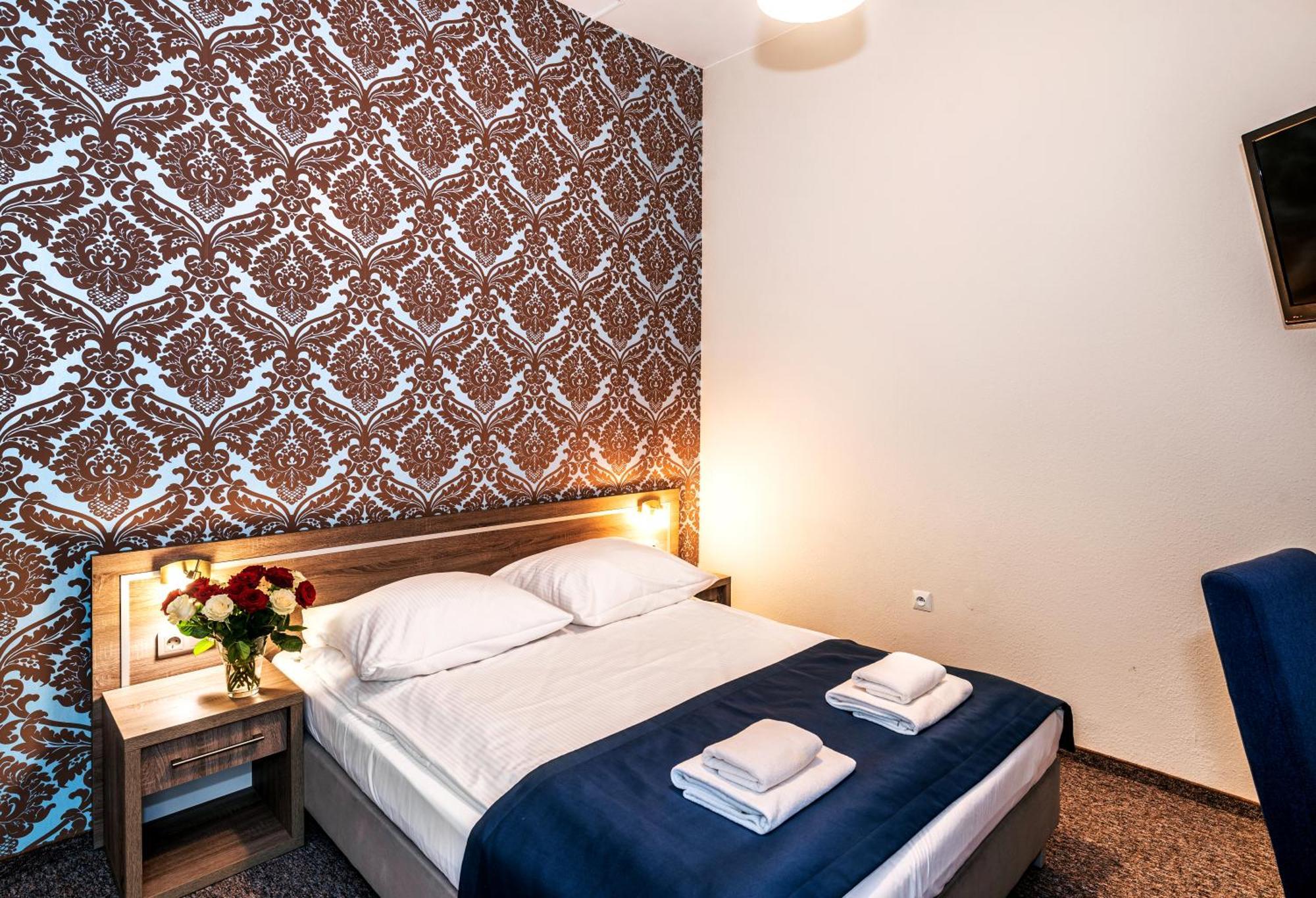 Hotel Lothus فروتسواف المظهر الخارجي الصورة