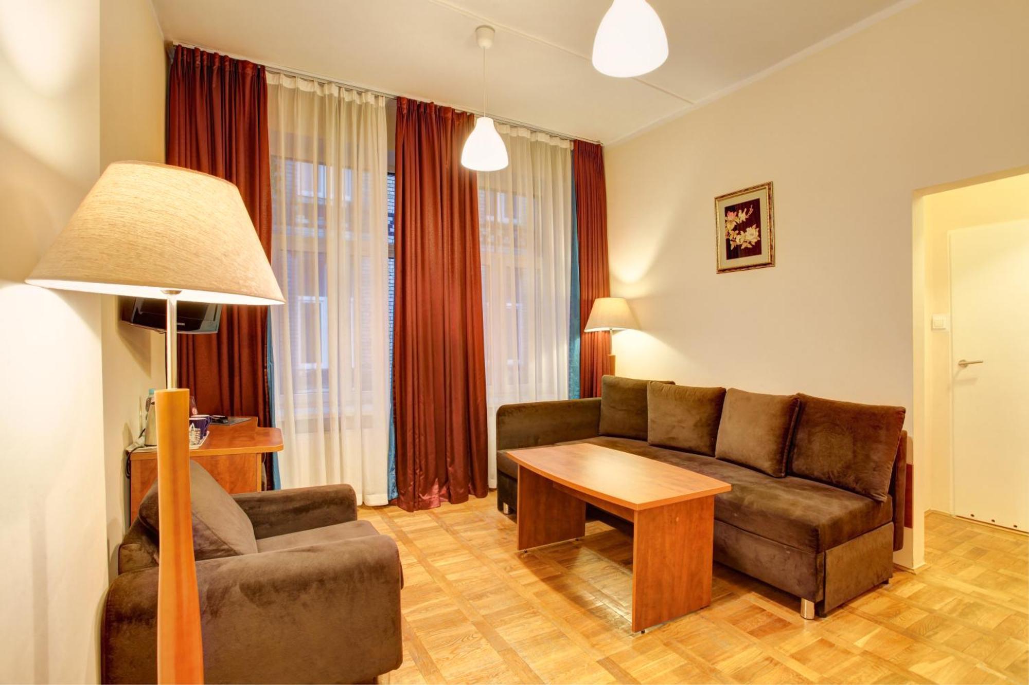Hotel Lothus فروتسواف المظهر الخارجي الصورة