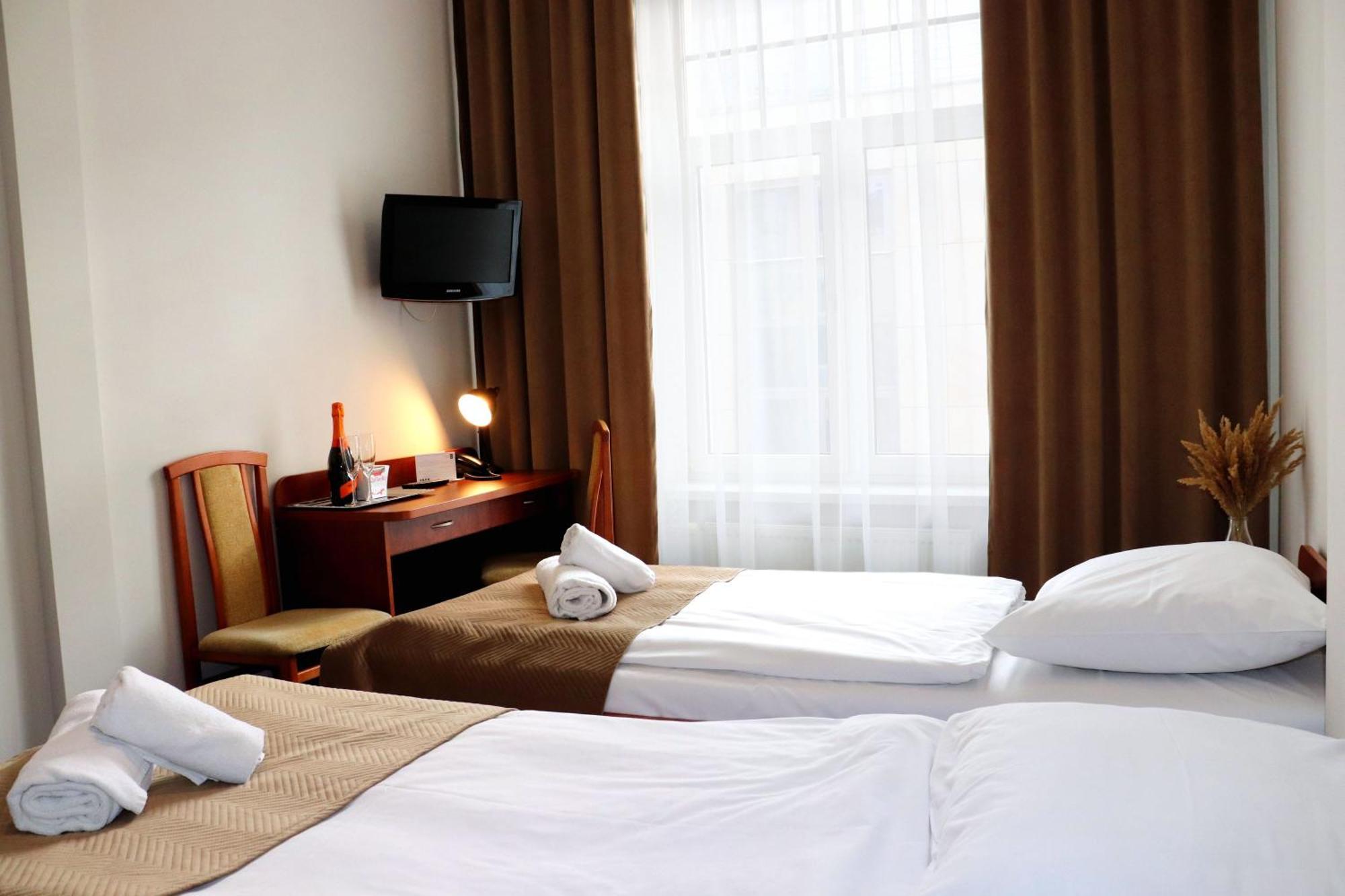 Hotel Lothus فروتسواف المظهر الخارجي الصورة