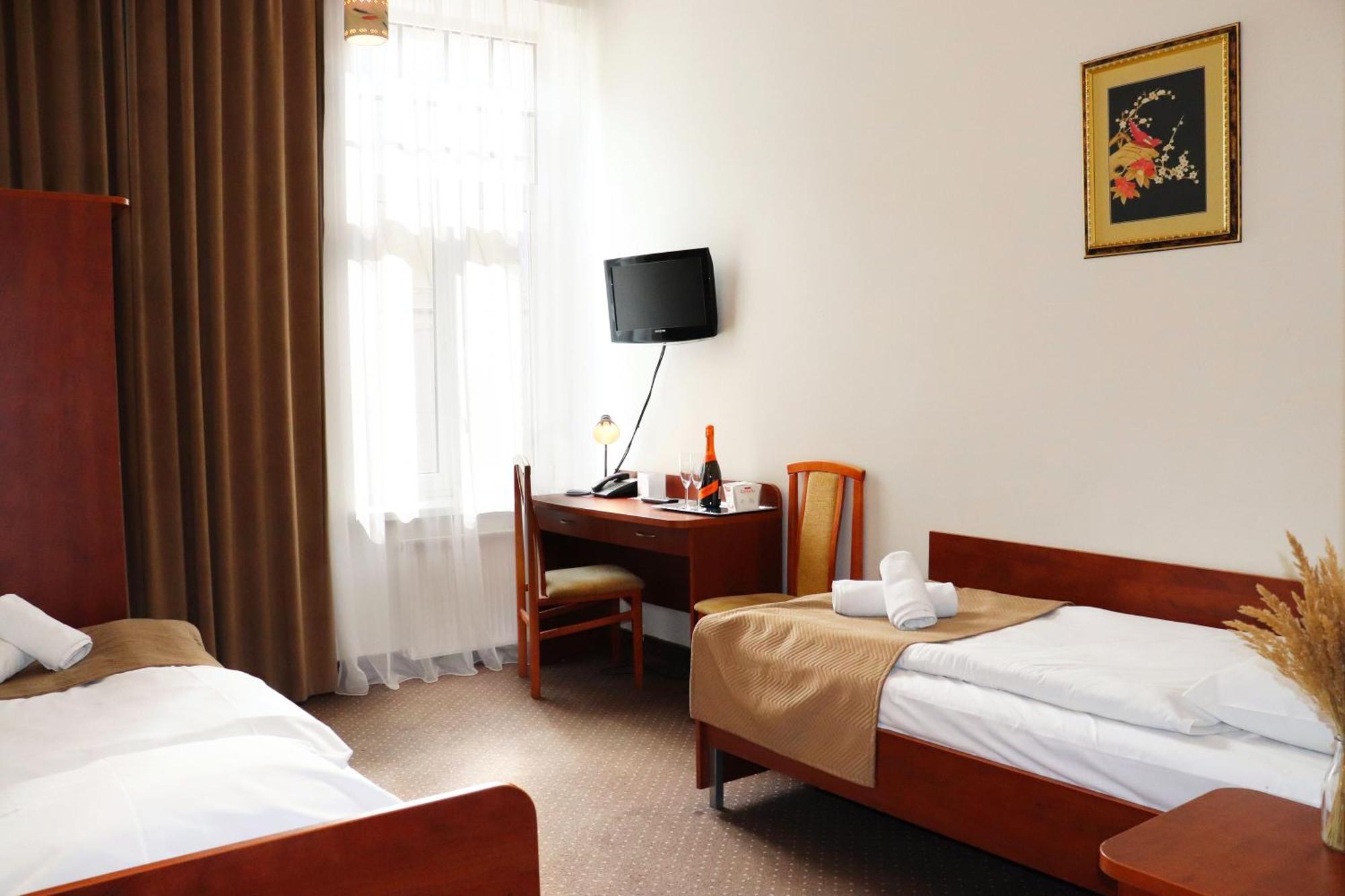 Hotel Lothus فروتسواف المظهر الخارجي الصورة