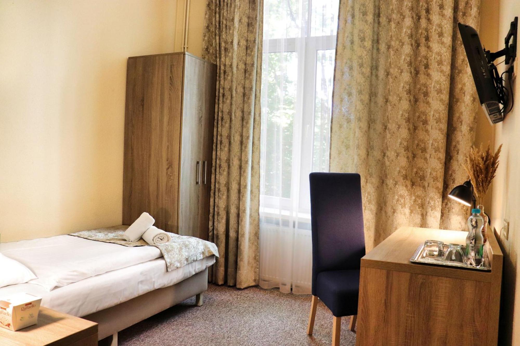 Hotel Lothus فروتسواف المظهر الخارجي الصورة