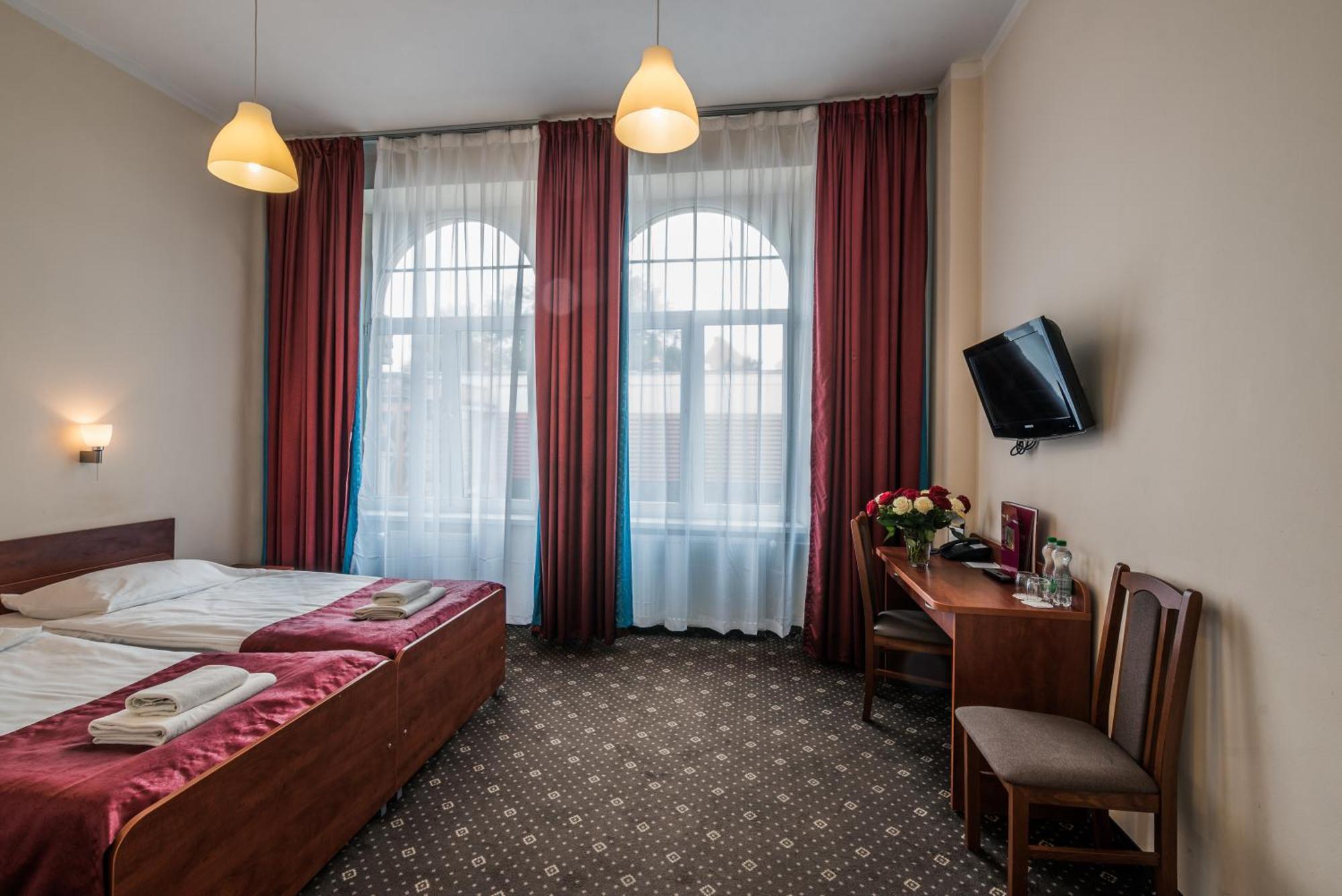 Hotel Lothus فروتسواف المظهر الخارجي الصورة