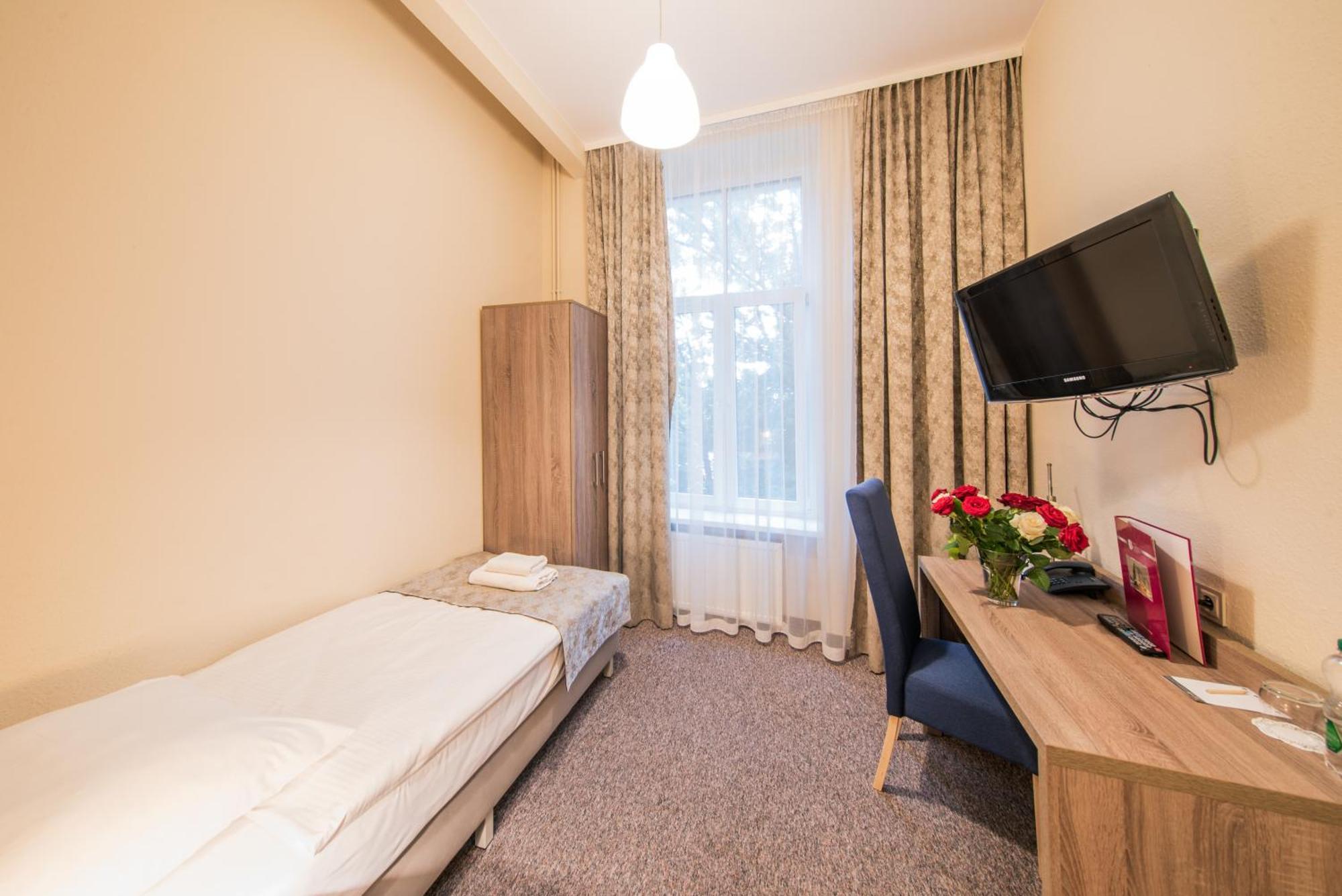 Hotel Lothus فروتسواف المظهر الخارجي الصورة