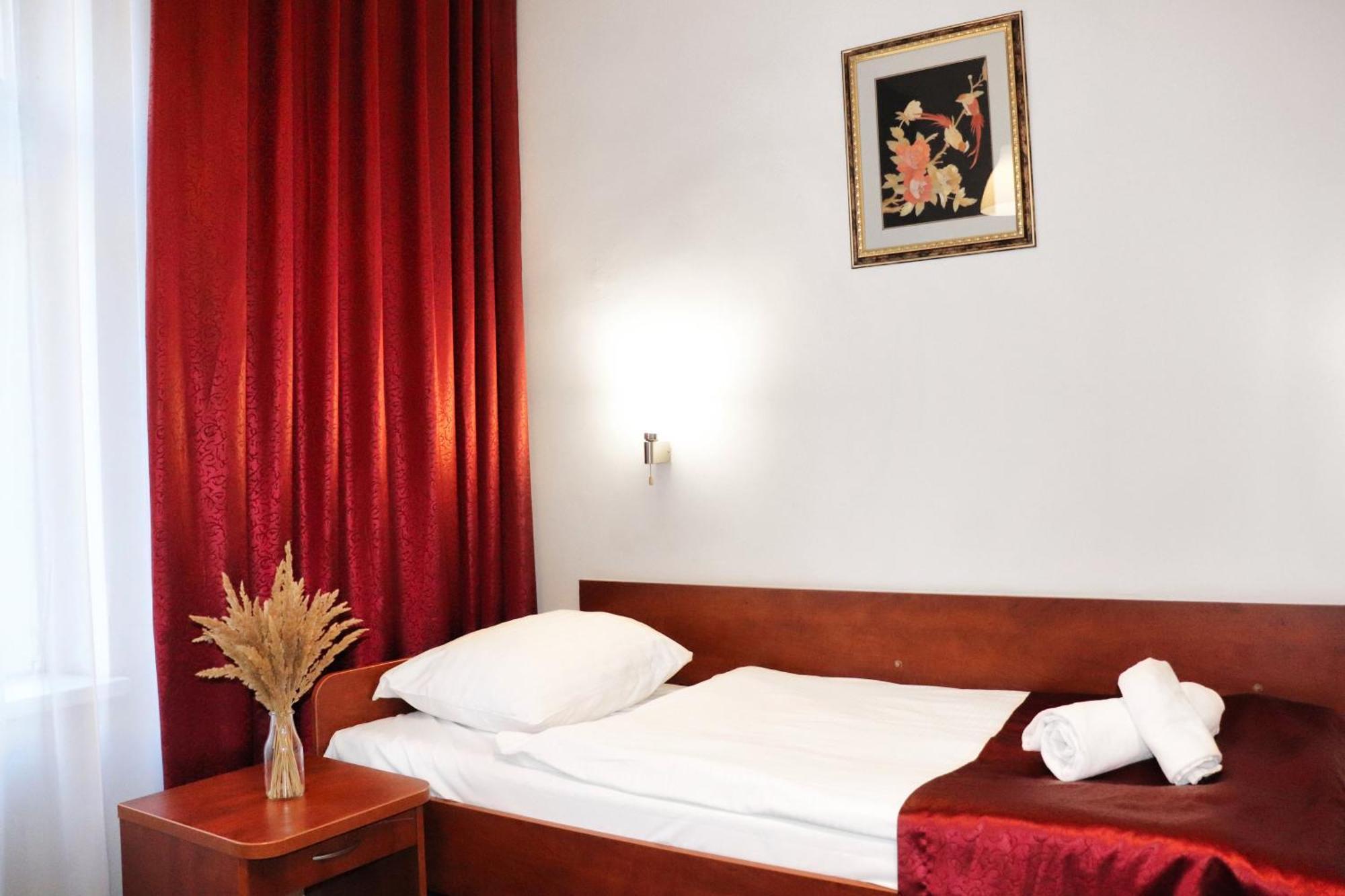 Hotel Lothus فروتسواف المظهر الخارجي الصورة