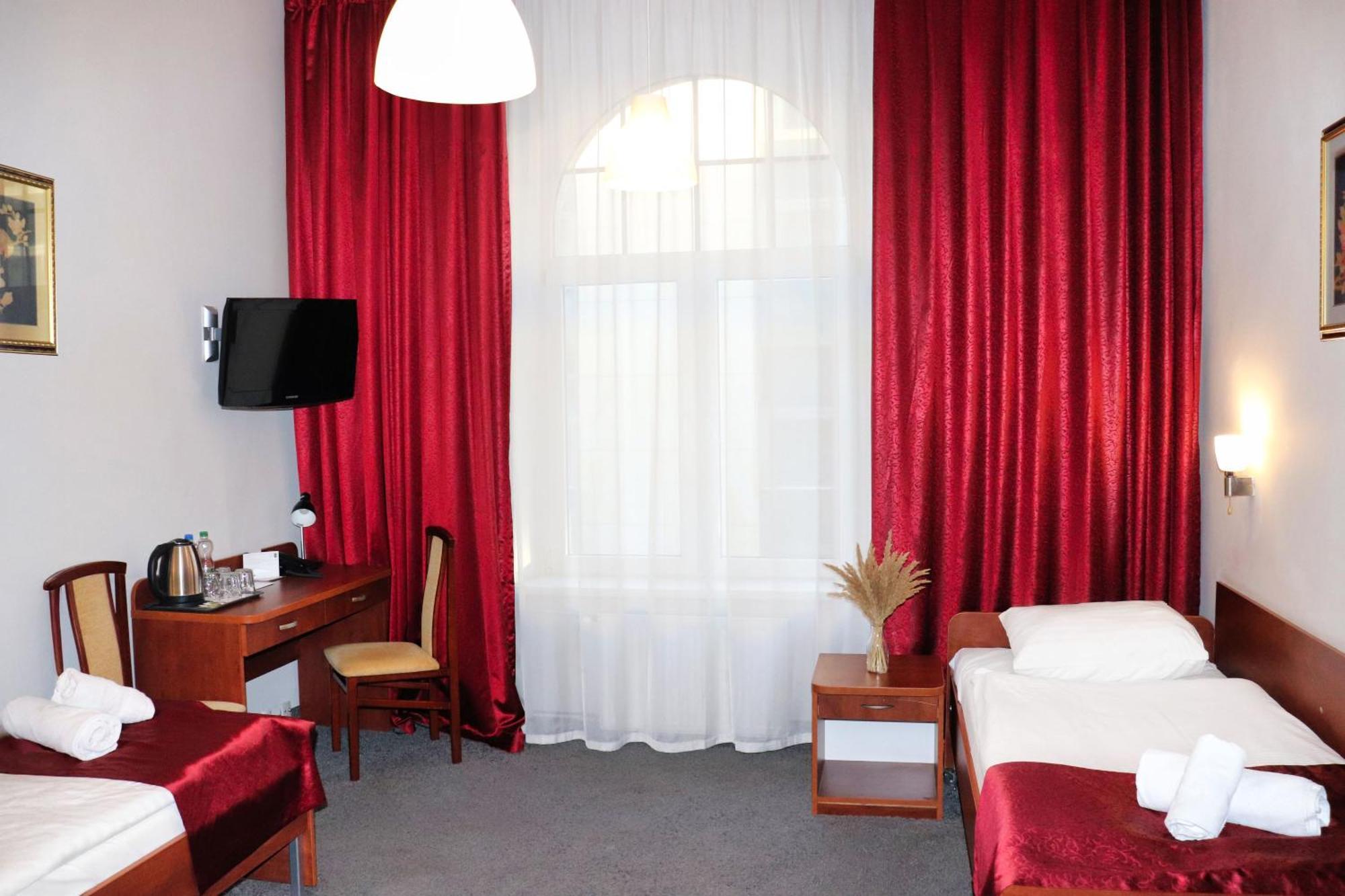 Hotel Lothus فروتسواف المظهر الخارجي الصورة