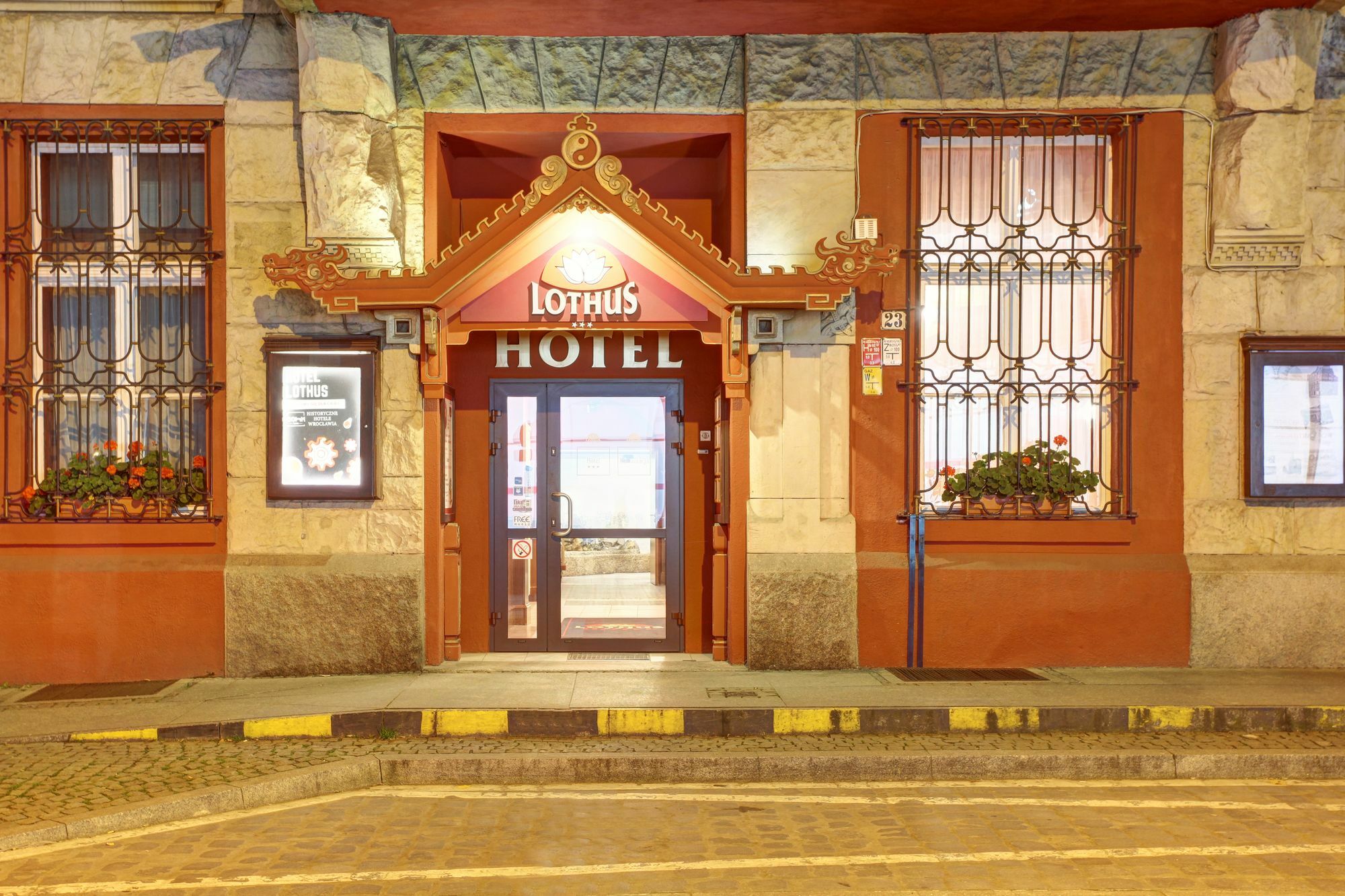 Hotel Lothus فروتسواف المظهر الخارجي الصورة